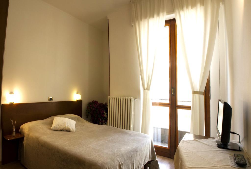 Domus Hotel Alessandria Luaran gambar