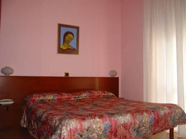 Domus Hotel Alessandria Luaran gambar